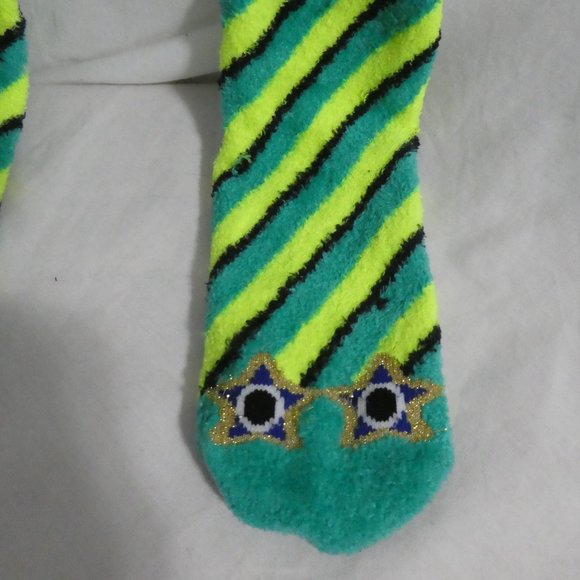 Super Soft Socks With Traction Bottoms and star eyes BNWOT - Picture 5 of 10